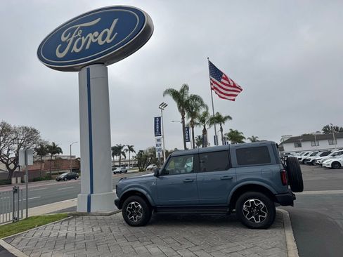 Used 2025 Ford Bronco Outer Banks image 19