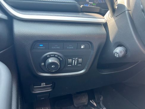 Used 2023 Jeep Grand Cherokee 4WD 4xe w/ Luxury Tech Group II image 10