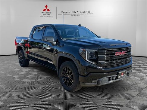 Used 2022 GMC Sierra 1500 Elevation image 3
