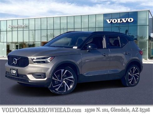 Used 2022 Volvo XC40 T5 R-Design w/ Advanced Package image 1