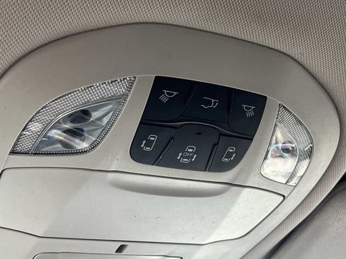 Used 2022 Chrysler Pacifica Touring-L FWD image 30