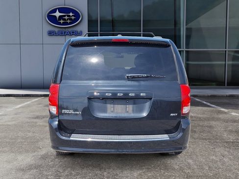Used 2019 Dodge Grand Caravan SXT image 5