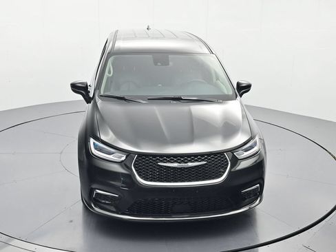 Used 2023 Chrysler Pacifica Touring-L FWD image 29