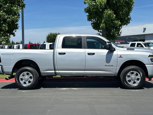 New 2026 RAM 2500 Big Horn AWD/4WD image 3