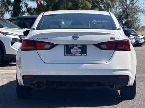 Used 2024 Nissan Altima 2.5 SR FWD image 7