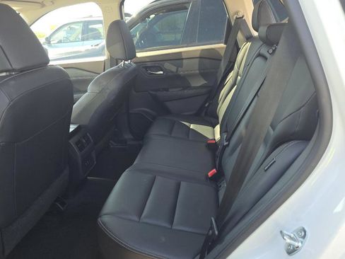 Used 2023 Nissan Rogue SL AWD/4WD image 15