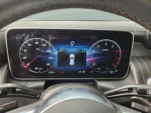 Used 2024 Mercedes-Benz GLC 300 4MATIC image 15