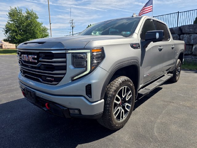 Used 2024 GMC Sierra 1500 AT4 w/ Technology Package AWD/4WD image 8