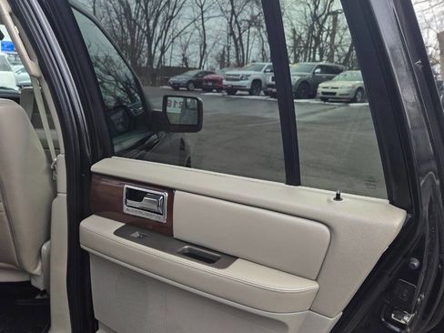 Used 2013 Lincoln Navigator 4WD image 11