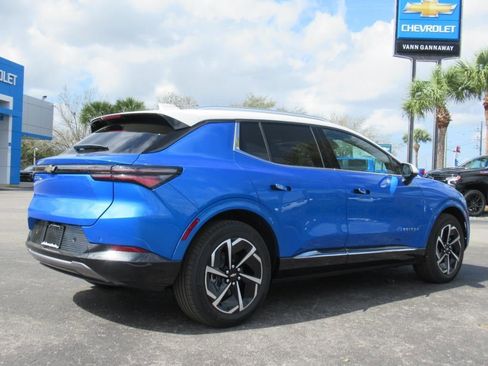 New 2025 Chevrolet Equinox EV LT w/ Convenience Package image 4