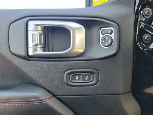 Certified 2022 Jeep Wrangler Unlimited Rubicon w/ Xtreme Recon 35" Tire Package image 18