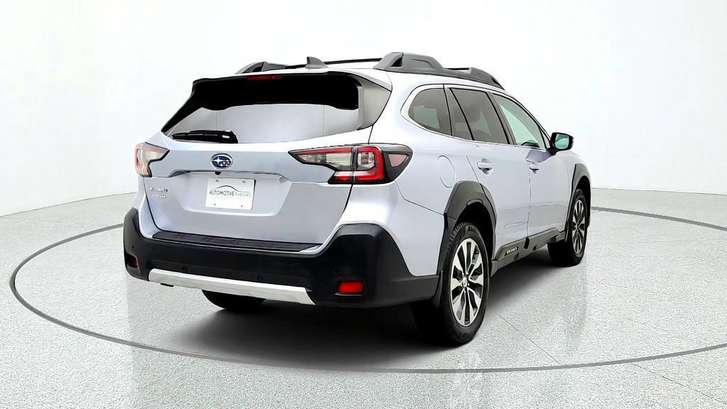 Used 2024 Subaru Outback Limited AWD/4WD image 5