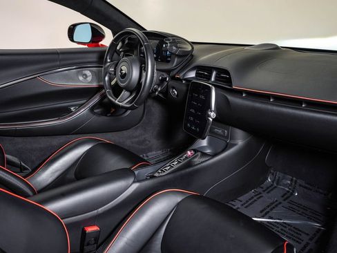 Used 2023 McLaren Artura RWD image 18