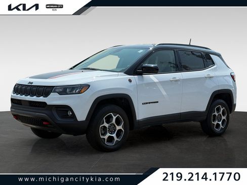 Used 2022 Jeep Compass Trailhawk w/ Trailhawk Convenience Group AWD/4WD image 1