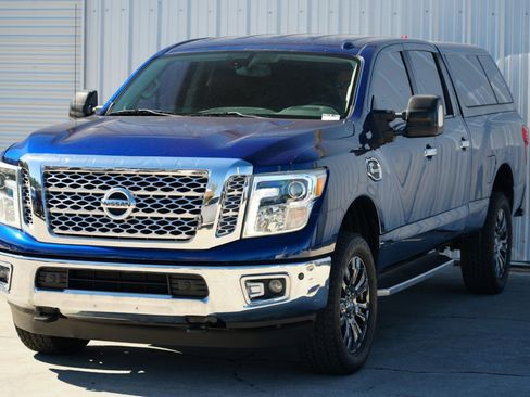 Used 2016 Nissan Titan SL image 45