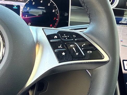 Used 2026 Mercedes-Benz GLC 300 image 32