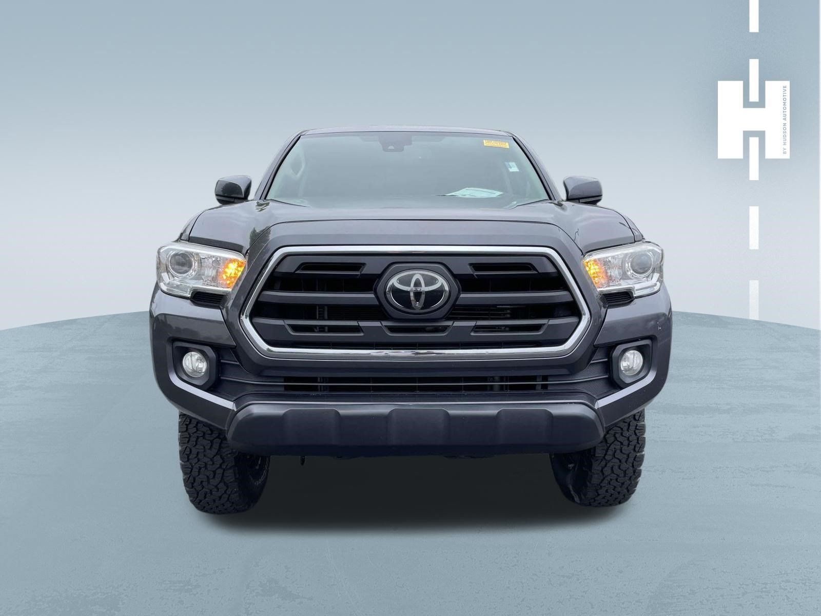 Used 2019 Toyota Tacoma SR5 RWD image 2