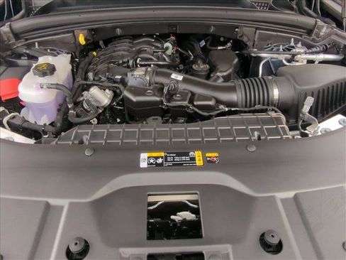 New 2025 Jeep Grand Cherokee L Limited image 25