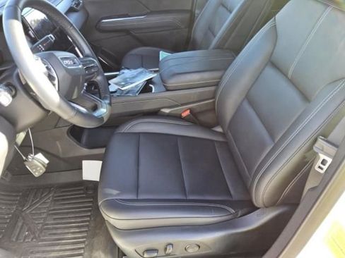 Used 2024 GMC Acadia Elevation image 3