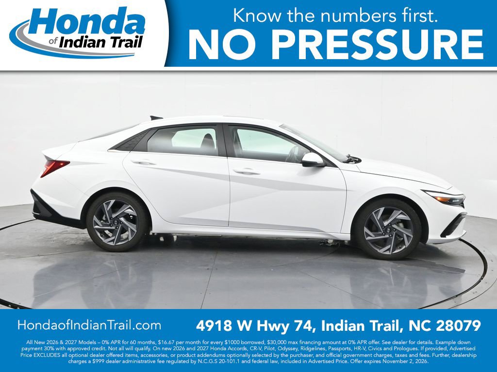 Used 2025 Hyundai Elantra Limited FWD image 4