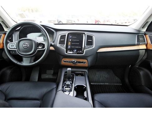 Used 2021 Volvo XC90 T8 Inscription Expression w/ Protection Package Premier image 12