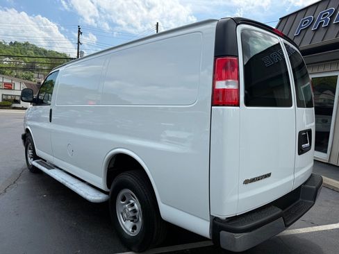 Used 2024 Chevrolet Express 2500 w/ Driver Convenience Package RWD image 5
