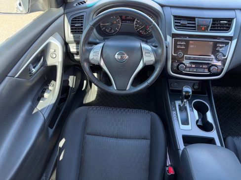 Used 2018 Nissan Altima 2.5 SV image 13
