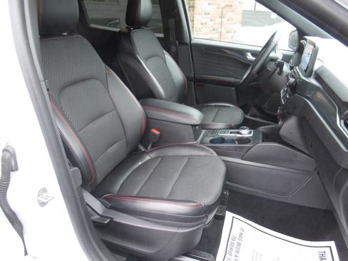 Used 2023 Ford Escape ST-Line AWD/4WD image 6