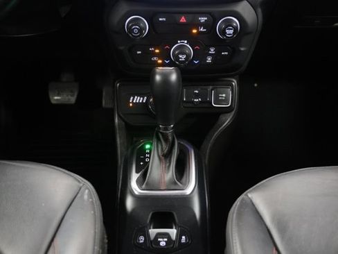 Used 2023 Jeep Renegade Trailhawk w/ Trailhawk Elite Group AWD/4WD image 33