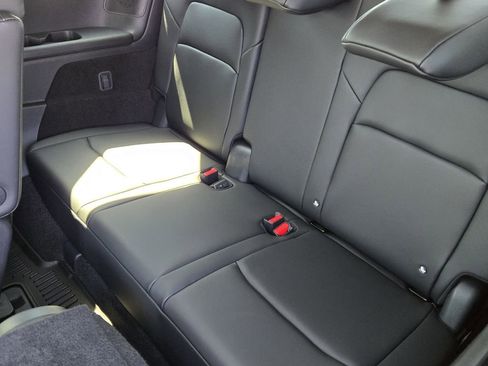 New 2026 Nissan Pathfinder Platinum FWD image 10