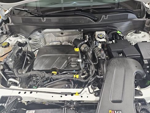 Used 2025 Buick Envista Sport Touring w/ Convenience I Package FWD image 35