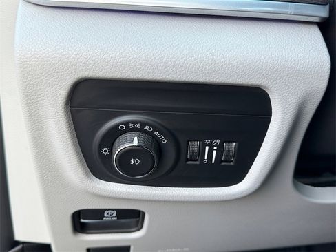 Used 2023 Jeep Grand Cherokee L Overland image 22