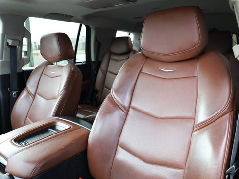 Used 2016 Cadillac Escalade Premium AWD/4WD image 7
