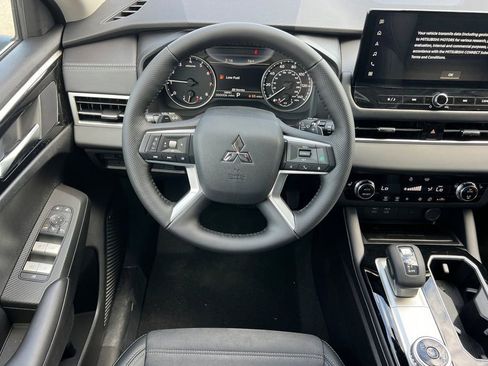New 2026 Mitsubishi Outlander SE image 15