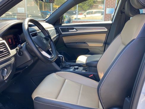 Certified 2023 Volkswagen Atlas Cross Sport SEL AWD/4WD image 11