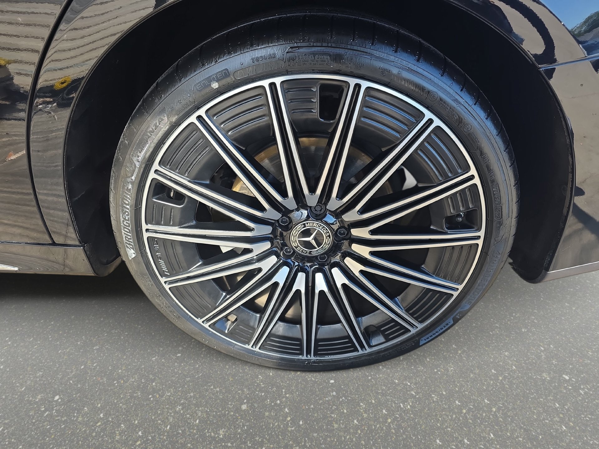 Used 2025 Mercedes-Benz E 350 4MATIC Sedan image 32