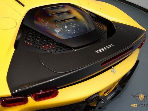 Used 2022 Ferrari SF90 Stradale image 8