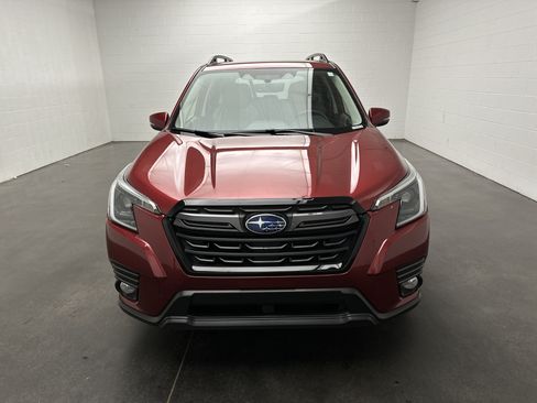 Used 2023 Subaru Forester Limited w/ Popular Package #2 AWD/4WD image 3