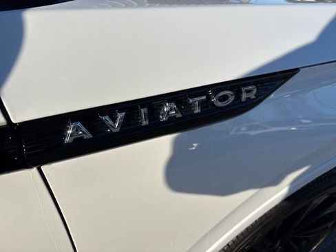 Used 2025 Lincoln Aviator Reserve w/ Jet Appearance Package AWD/4WD image 5