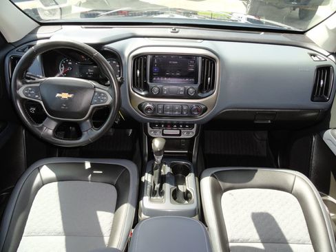 Used 2022 Chevrolet Colorado Z71 w/ Z71 Midnight Edition AWD/4WD image 6