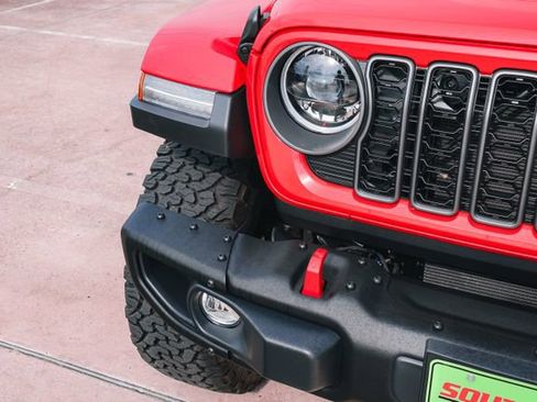 Used 2025 Jeep Wrangler Unlimited Rubicon image 8