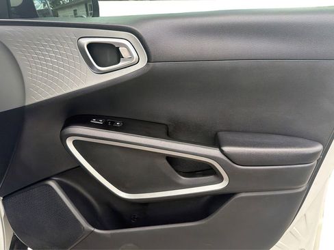 Used 2021 Kia Soul LX FWD image 20