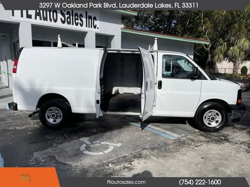 Used 2017 GMC Savana 3500 Extended image 34