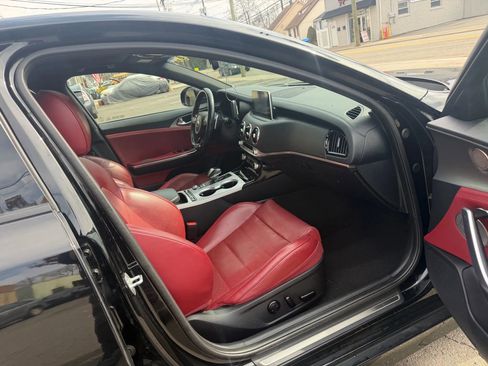 Used 2019 Kia Stinger GT2 image 25