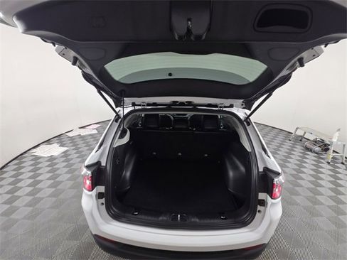 Used 2022 Jeep Compass Latitude w/ Convenience Group image 16