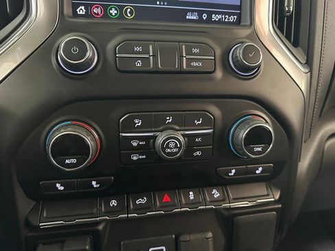 Used 2021 Chevrolet Silverado 1500 RST image 25