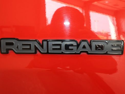 Used 2023 Jeep Renegade Latitude AWD/4WD image 34