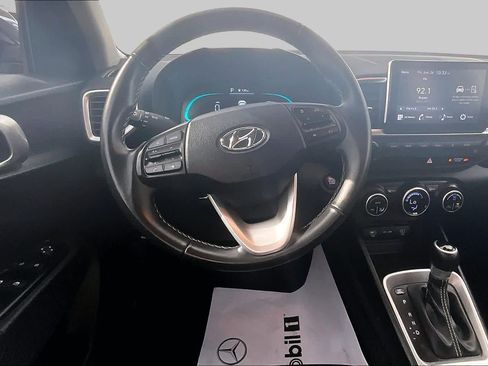 Used 2025 Hyundai Venue SEL FWD image 6
