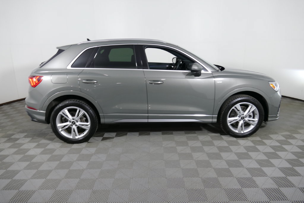 Used 2024 Audi Q3 2.0T Premium Plus AWD/4WD image 2