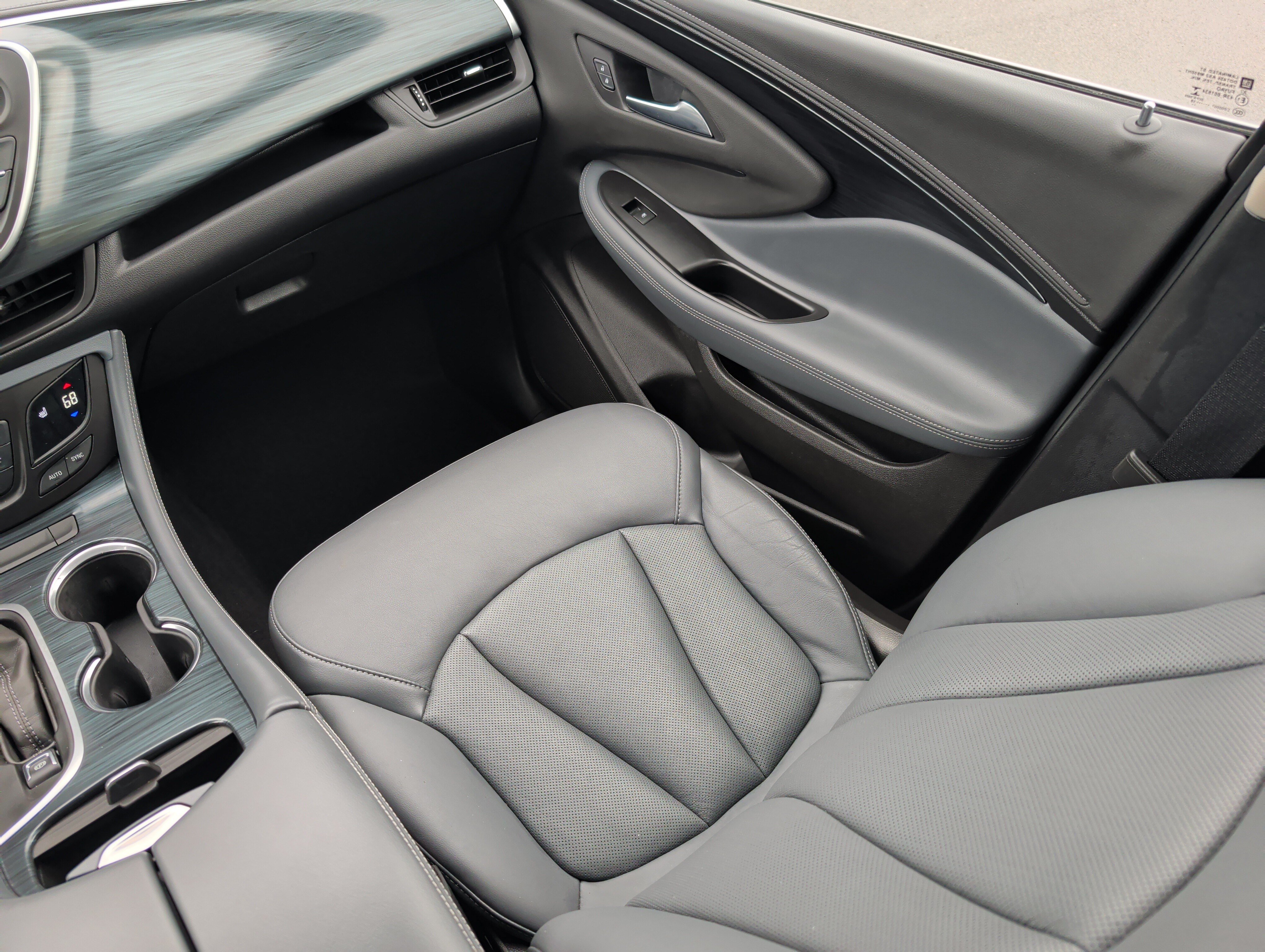 Used 2019 Buick Envision Essence FWD image 11